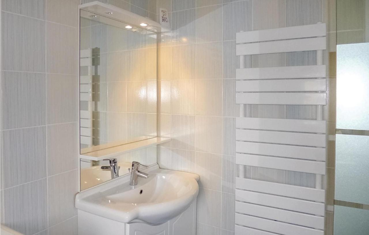 Stunning Home In St, Marcouf De Lisle With Wifi Saint-Marcouf Buitenkant foto